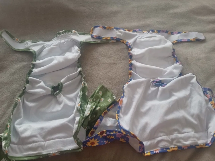 Zestaw dwóch wielorazowych majtek ochronnych dla suk z falbanką w rozmiarze XL