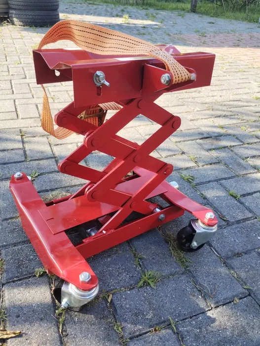 Czerwony metalowy podnośnik podłogowy do skrzyni biegów 200 kg mechanizm nożycowy