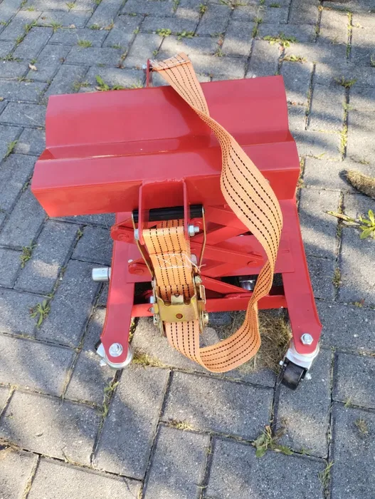 Czerwony metalowy podnośnik podłogowy do skrzyni biegów 200 kg mechanizm nożycowy