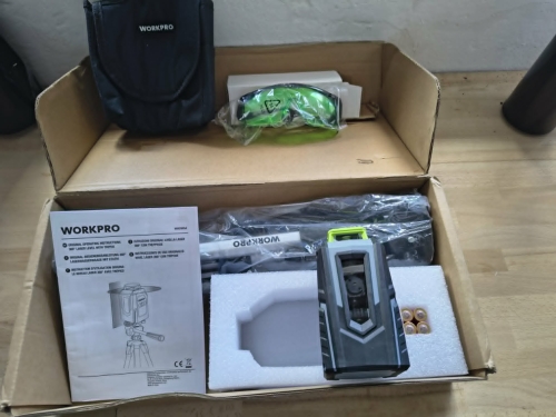 Poziomica laserowa WORKPRO 360 stopni z zieloną wiązką na teleskopowym statywie