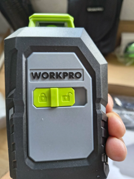 Poziomica laserowa WORKPRO 360 stopni z zieloną wiązką na teleskopowym statywie