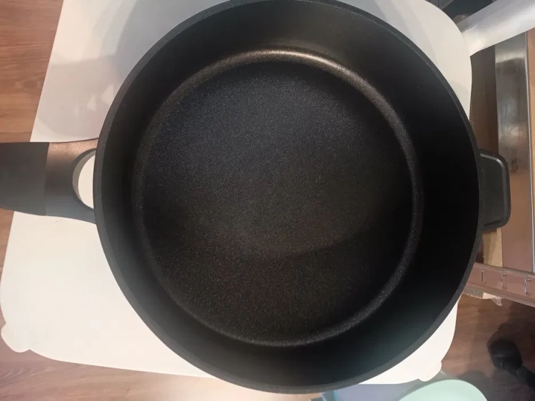 Głęboka patelnia do serwowania z odlewu aluminiowego Silvercrest 28 cm z powłoką ILAG bez pokrywki