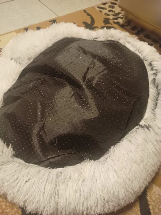 Okrągłe pluszowe puszyste legowisko dla psa i kota Shjoee średnica 50 cm