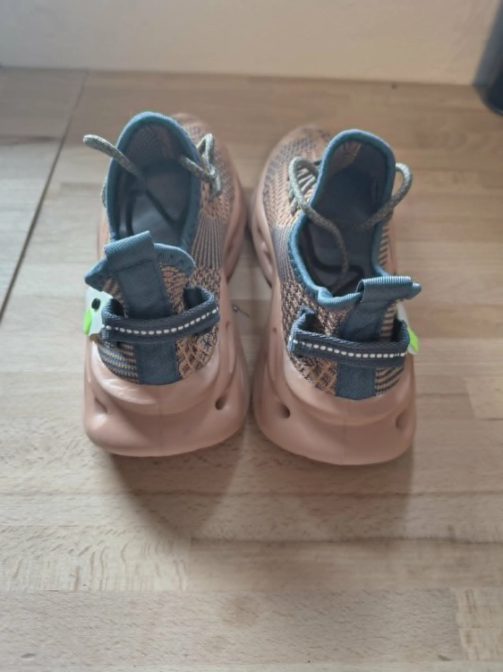 Lekkie i modne buty sportowe do biegania oraz fitnessu z serii L T