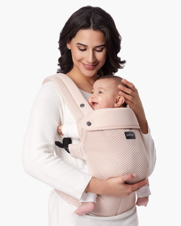 Ergonomiczne jasnoróżowe nosidełko dla dziecka Momcozy PureHug Air Mesh