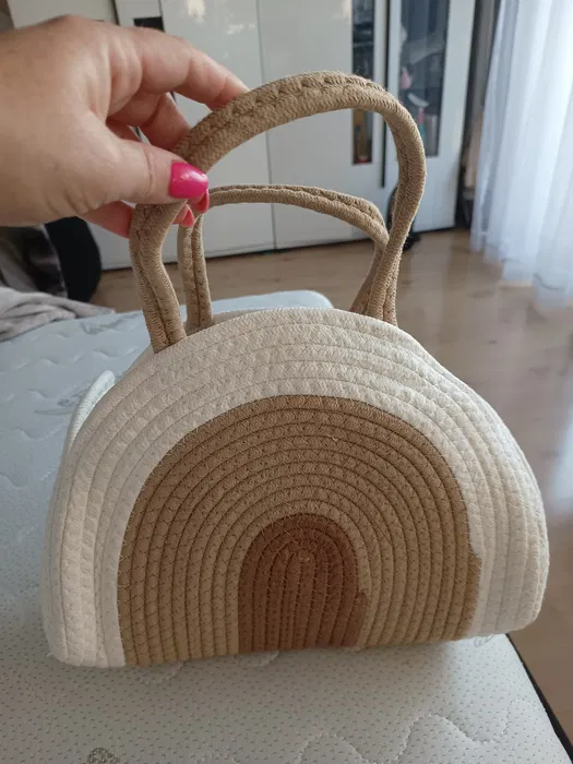 Pleciony bawełniany koszyk Tęcza w stylu Boho z dwoma uchwytami z liny