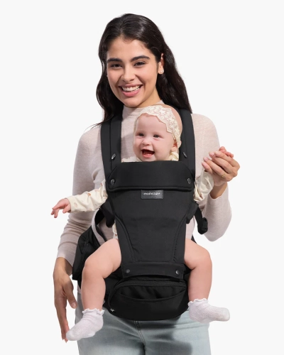 Czarne ergonomiczne nosidełko biodrowe 2w1 Momcozy z dzieckiem przodem do świata