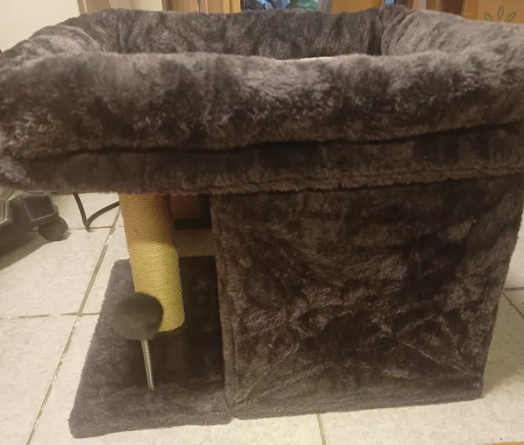 Kompaktowy szary drapak dla kota Aechonow z domkiem i legowiskiem o wysokości 40 cm