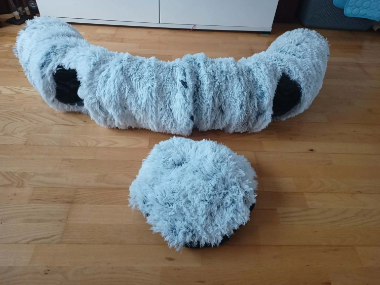 tunel-dla-kota-z-lozkiem-tunelowym-interaktywne-legowisko-szare-donut
