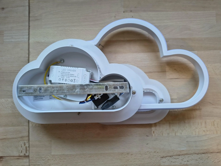 lampa-sufitowa-led-chmurka-plafon-dzieciecy-opakowanie