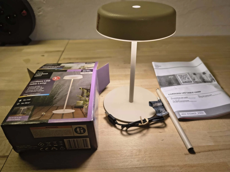 livarno-home-bezprzewodowa-lampka-stolowa-led-bezowa-matt-beige-opakowanie