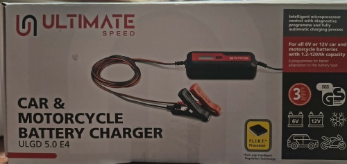 prostownik-mikroprocesorowy-ultimate-speed-ulgd-5-0-e4-6v-12v-zestaw