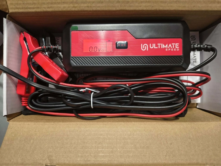 prostownik-mikroprocesorowy-ultimate-speed-ulgd-5-0-e4-6v-12v-zestaw