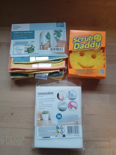 Zestaw akcesoriów do sprzątania ściereczki z mikrofibry gąbka scrub daddy i magiczne gąbki gem-ewa-mariusz.pl