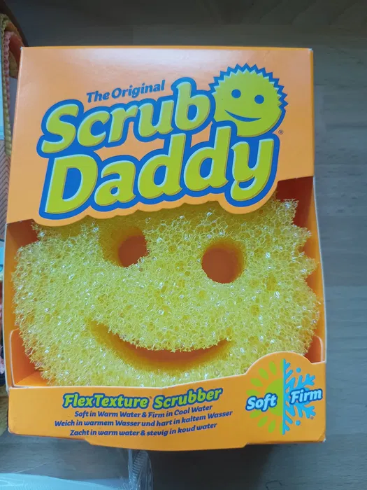 Zestaw akcesoriów do sprzątania ściereczki z mikrofibry gąbka scrub daddy i magiczne gąbki gem-ewa-mariusz.pl