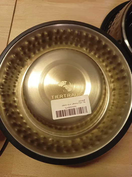Zestaw dwóch czarnych metalowych misek dla zwierząt Tiertraum o pojemności 700 ml z młotkowaną strukturą i gumowym spodem