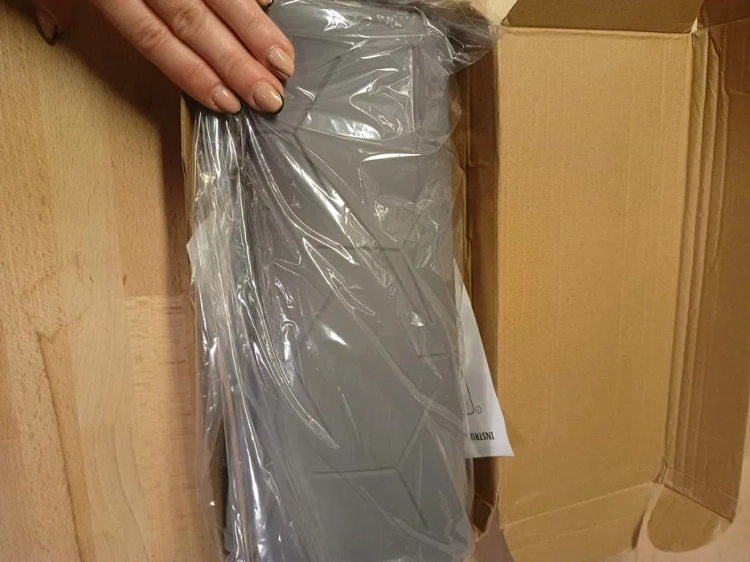 Nowa duża szara silikonowa mata pod kuwetę XXL o wymiarach 80x56 cm z podwyższonymi krawędziami rantem ochronnym