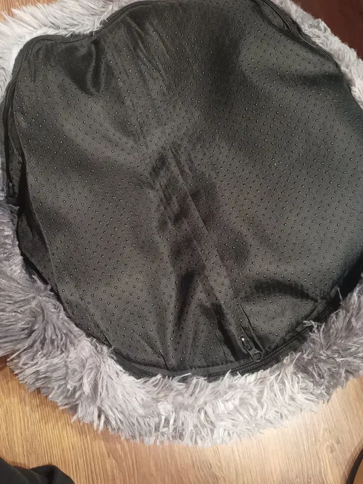 Nowe okrągłe szare puszyste legowisko oponka dla psa i kota o średnicy 50 cm w stylu donut z długim włosem ombre