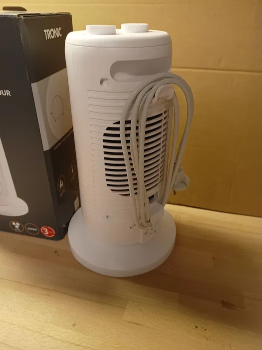 Nowy nowoczesny czarno srebrny termowentylator kolumnowy Silvercrest STHL 1500 A1 z okrągłą podstawą o wysokości 35 cm