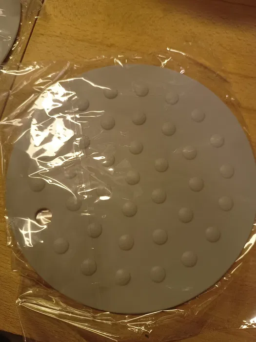 Nowe podwyższone miski ceramiczne dla kota w zestawie dwóch sztuk o średnicy 19 cm z szerokim otokiem i antypoślizgową podstawą