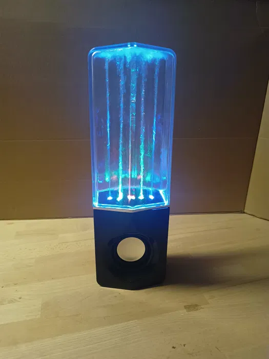Nowy czarny pionowy głośnik bezprzewodowy Bluetooth z tańczącą wodą i kolorowym podświetleniem LED fontanna