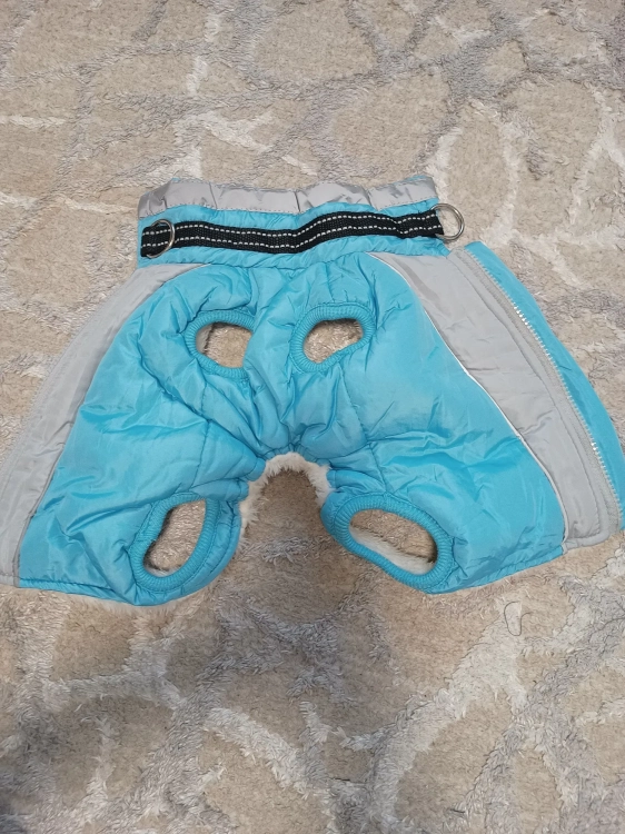 Nowa niebieska puchowa kurtka zimowa płaszczyk dla małego psa w rozmiarze S o długości grzbietu 26 cm z wodoodpornego materiału