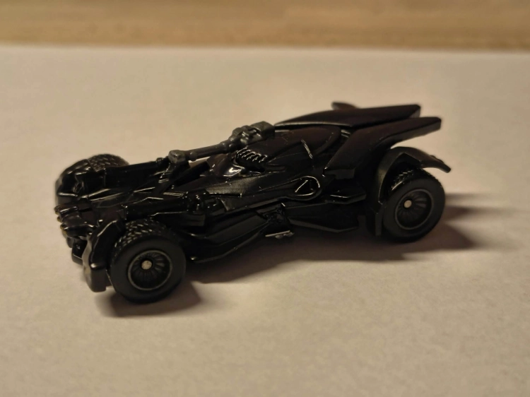 Nowy czarny zestaw pięciu metalowych autek Hot Wheels Premium DC Batman Bundle GRM17 z gumowymi oponami w oryginalnym pudełku
