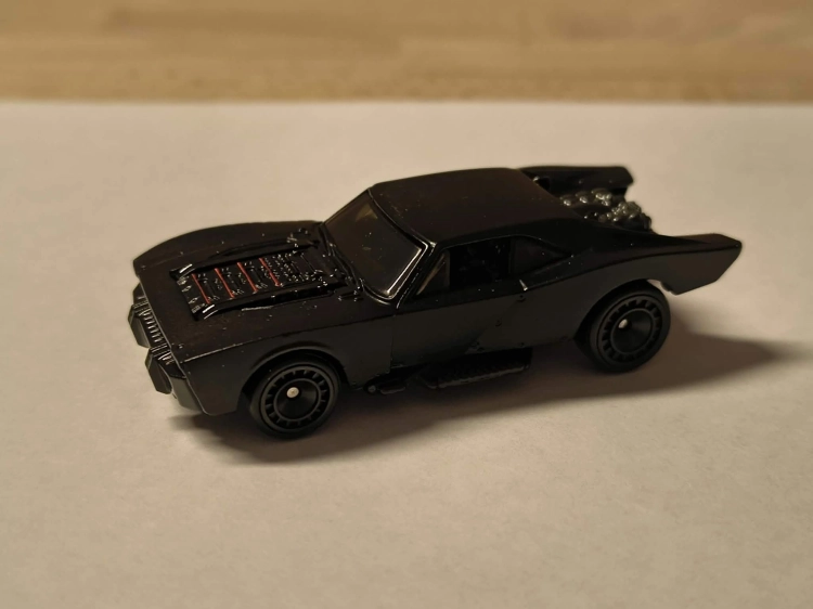 Nowy czarny zestaw pięciu metalowych autek Hot Wheels Premium DC Batman Bundle GRM17 z gumowymi oponami w oryginalnym pudełku