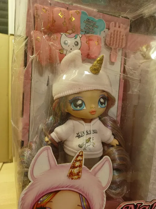 Nowy oryginalny zestaw lalka z plecakiem sypialnią Na Na Na Surprise 3w1 Backpack Bedroom Britney Sparkles w różowym uszkodzonym pudełku